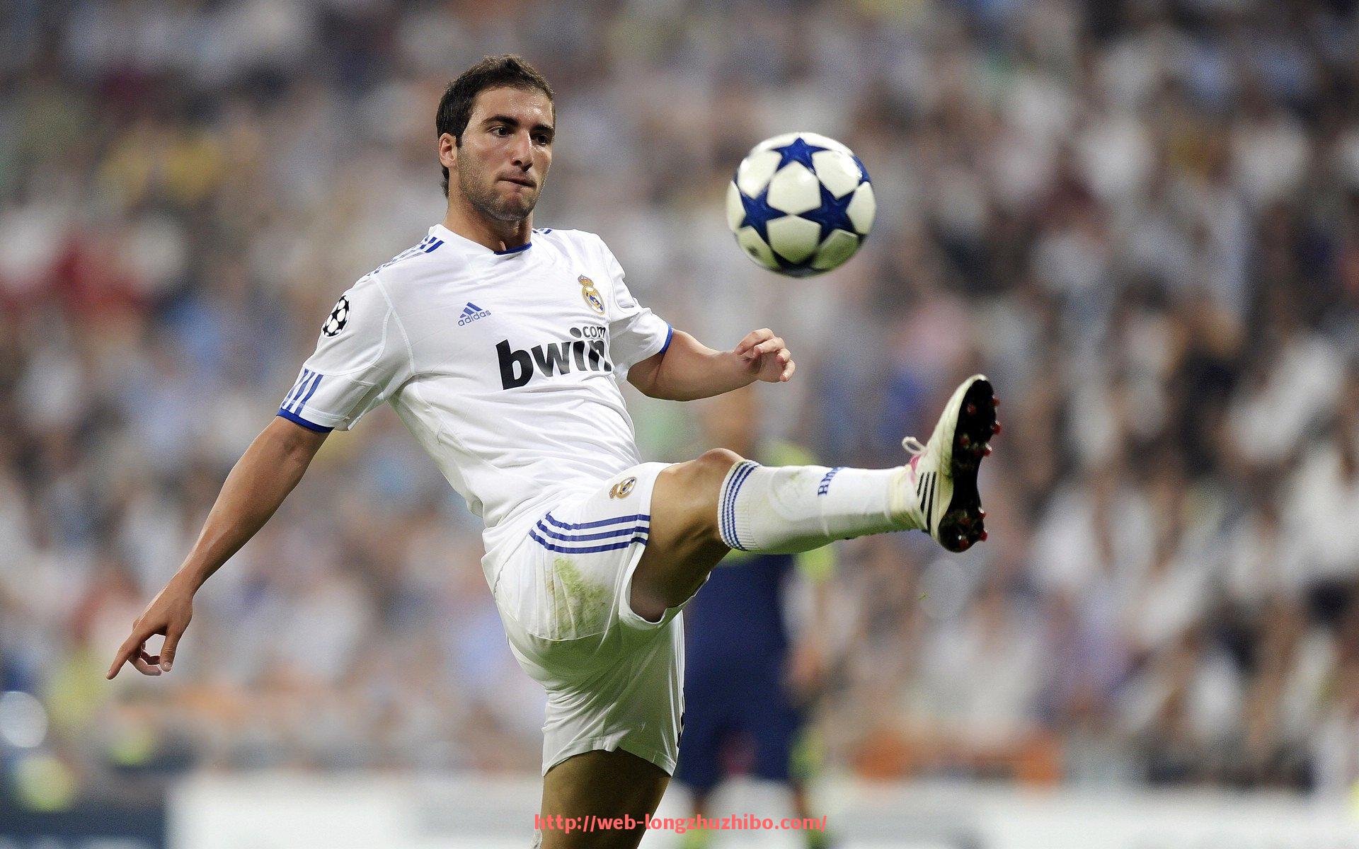 龙珠直播-法甲进攻战术研究及球队战术调整策略